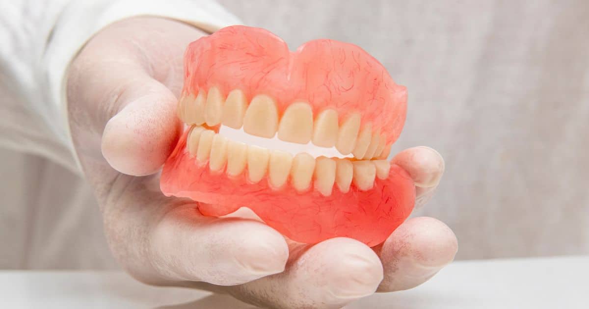 Maintaining Oral Health When Wearing Dentures
